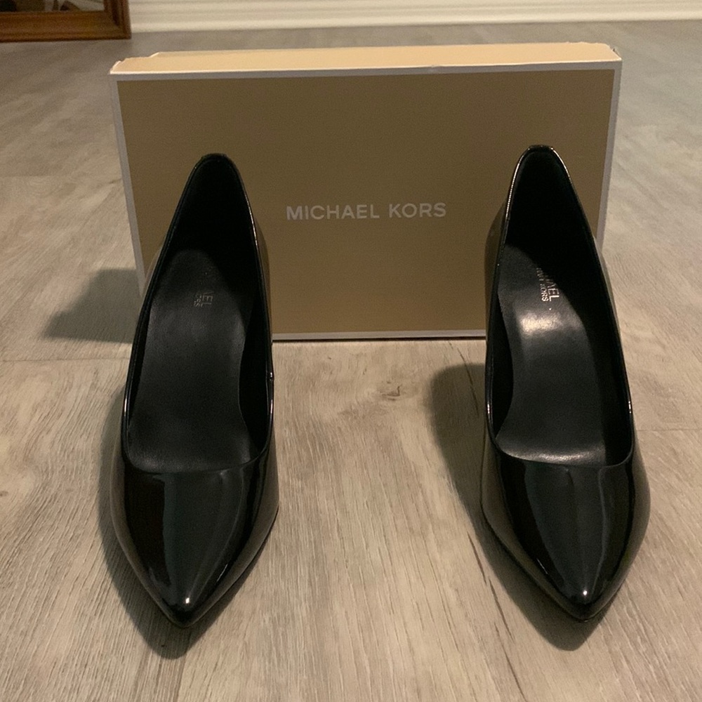 Michael Kora Black Pump